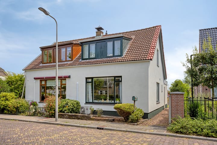 Hoofdweg-Zuid 32 in Nieuwerkerk aan den IJssel foto