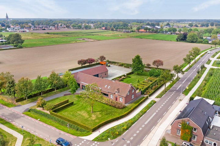 Hoofstraat 10 in Nederweert foto