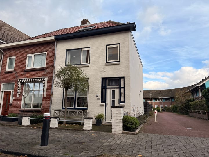 Hooftstraat 236 in Alphen aan den Rijn foto