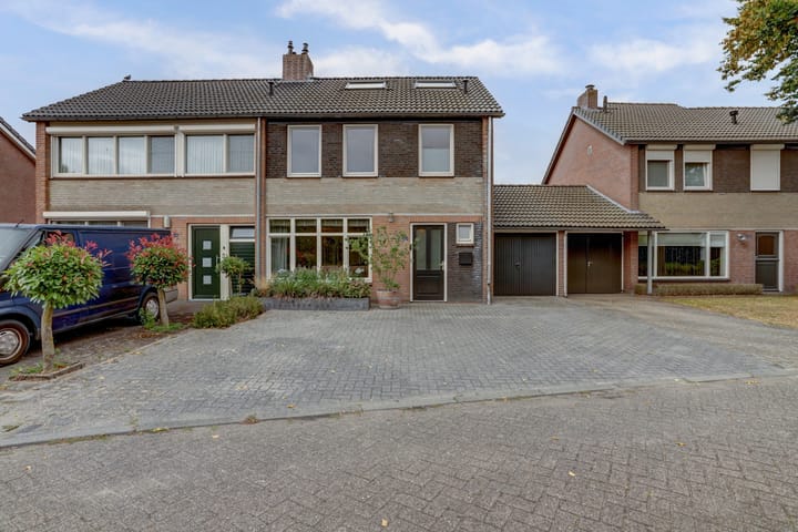 Hoogeind 47 in Luyksgestel foto