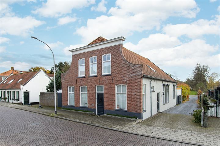 Hoogeinde 82 in Waalwijk foto