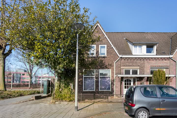 Hoogeindsestraat 112 in Helmond foto