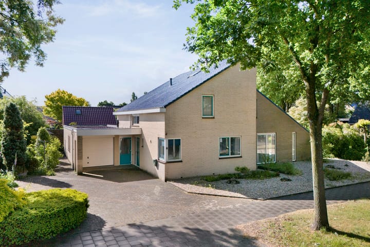 Hoogeweg 22 in Staphorst foto