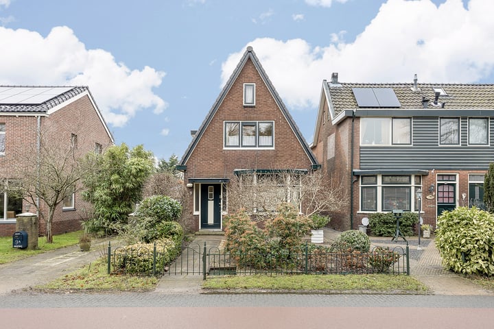 Hoogeweg 9 in Heiloo foto