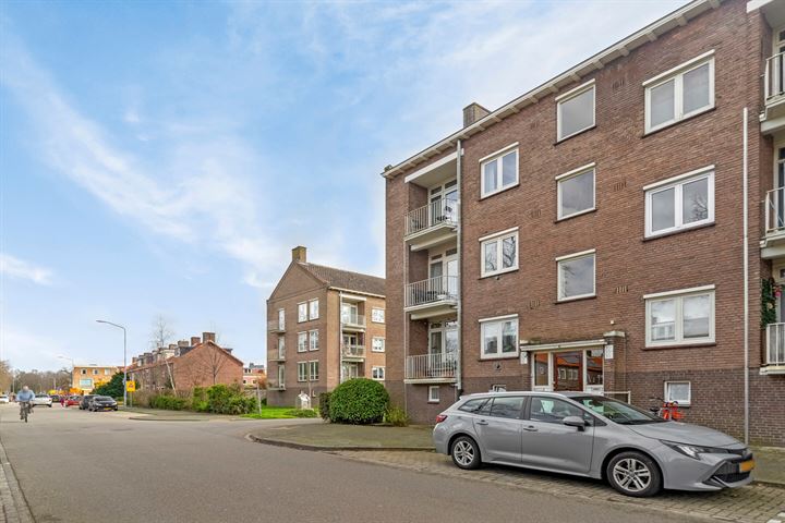 Hooghout 32B in Breda foto