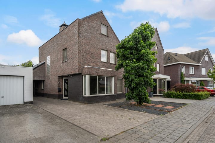 Hooghuijs 8 in Nederweert foto