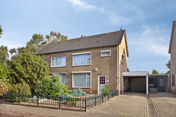 Hoogstraat 26 in Deursen-Dennenburg foto