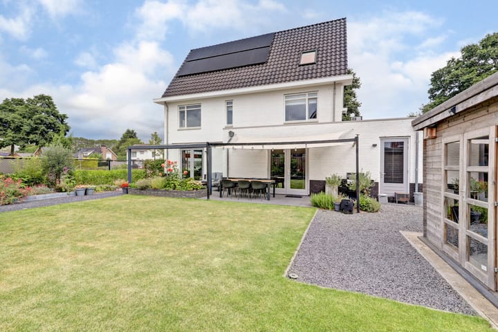Hoogstraat 8e in Ewijk foto