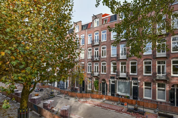 Hoogte Kadijk 127E in Amsterdam