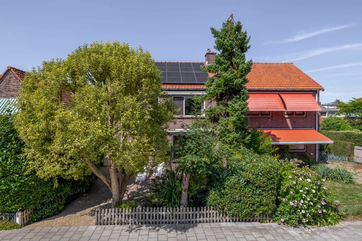 Hoogwerfsingel 23 in Spijkenisse foto