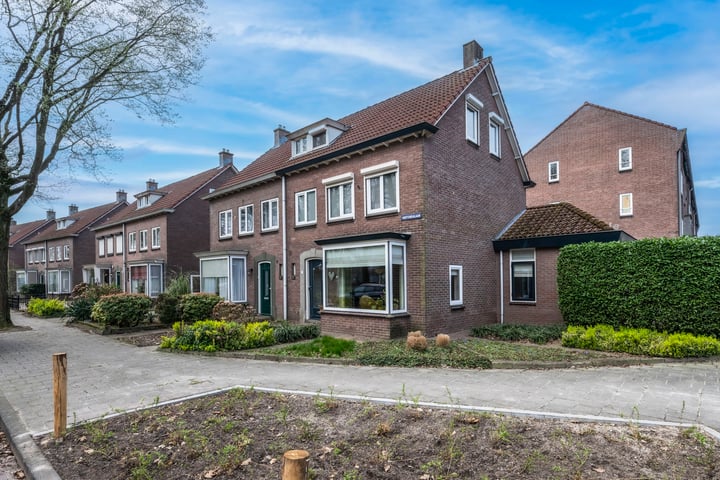 Hortensialaan 2 in Helmond foto