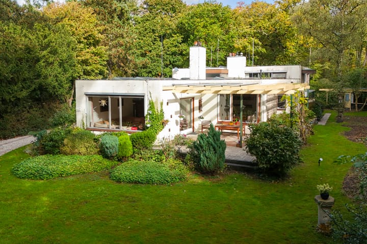 Houtlaan 8A in Wassenaar