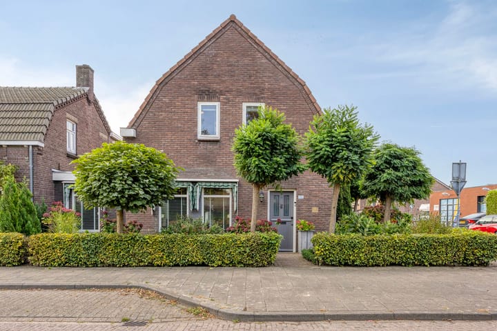 Houtse Parallelweg 115 in Helmond foto