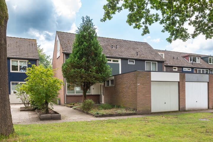 Houtsnijdershorst 507 in Apeldoorn