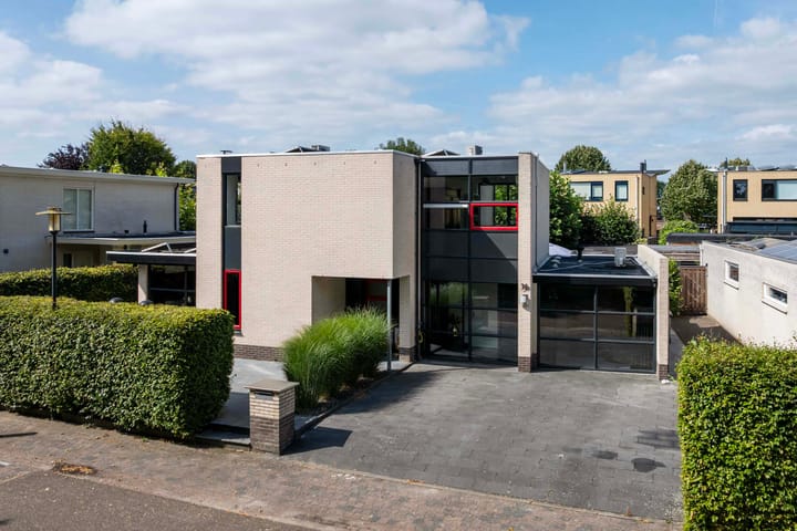 Houttuinen-Noord 30 in Apeldoorn foto