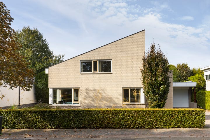 Houttuinen-Zuid 20 in Apeldoorn