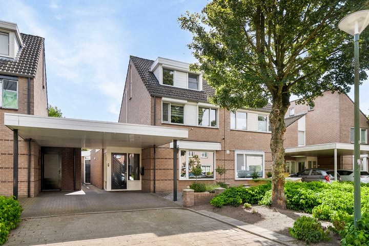 Houtwal 14 in Gemert foto