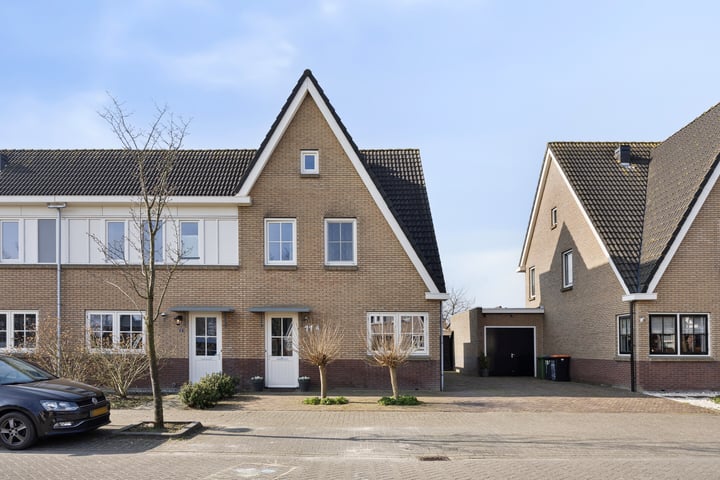 Houtwerf 11 in Waarland foto