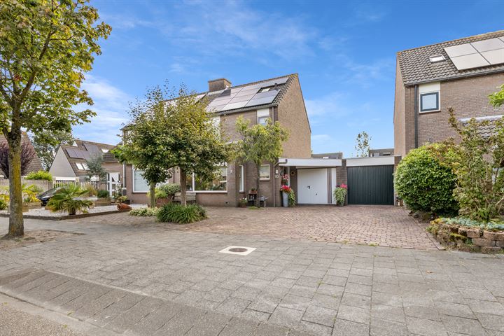 Hoveniersberg 93 in Roosendaal foto