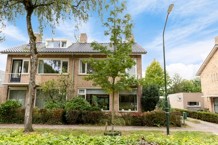 Hubertus van der Clusenstraat 6 in Waalre foto