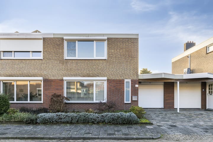 Hubertusstraat 10 in Venray foto