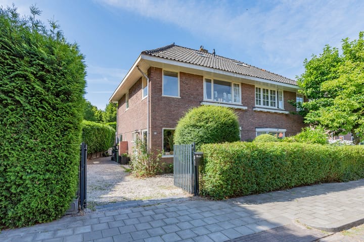 Hugo de Grootstraat 1 in Hilversum