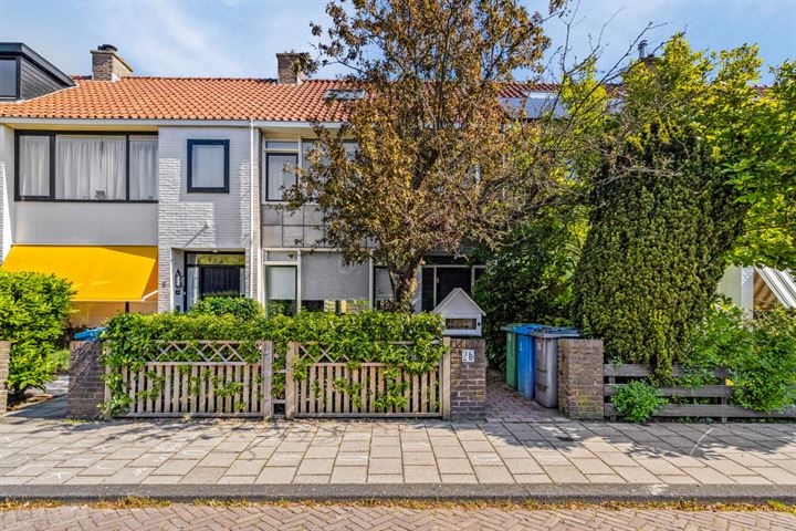 Hugo de Grootstraat 26 in Wassenaar foto