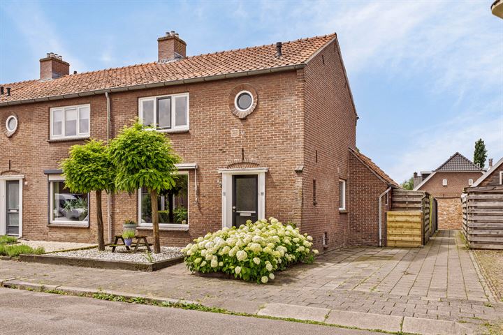 Hugo de Grootstraat 30 in Lichtenvoorde foto