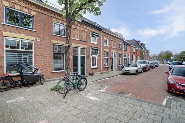 Hugo van Rijkenlaan 6 in Delft