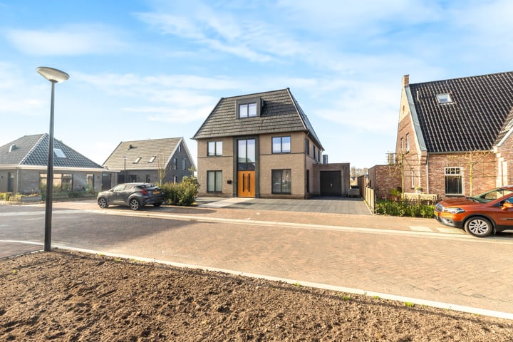 Huiszwaluwstraat 19 in Heerhugowaard