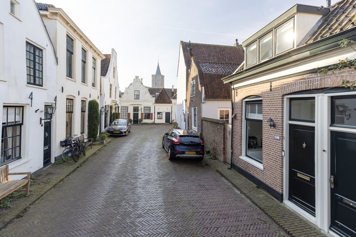 Huizerpoortstraat 1 in Naarden foto