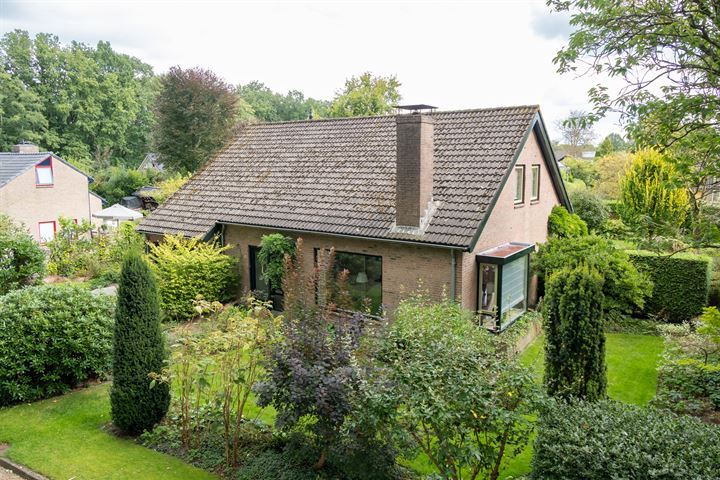 Hulstlaan 4 in Peize foto