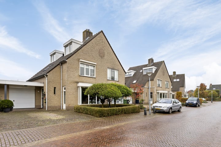 Hulterbussel 34 in Waalre foto