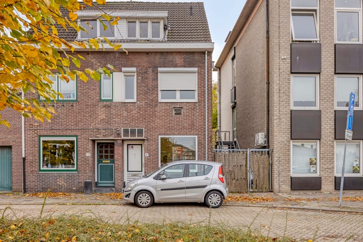 Huskensweg 17A in Heerlen foto