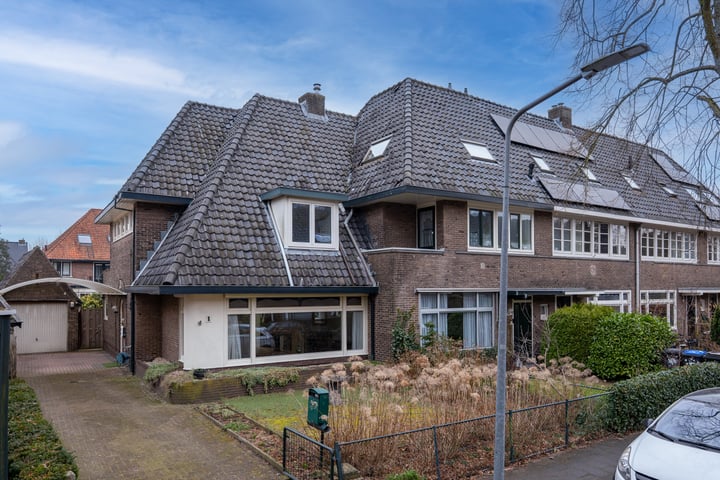 Huygensstraat 1 in Hilversum foto