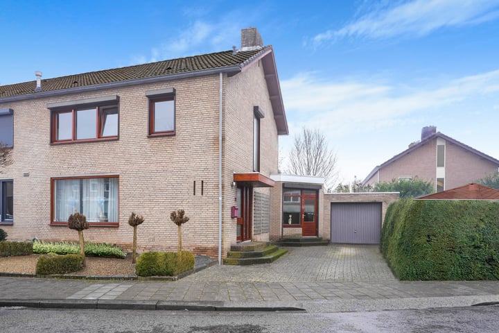Huyn van Rodenbroeckstraat 12 in Heerlen foto