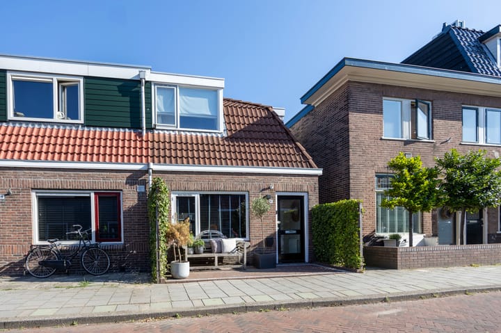 Hyacinthenstraat 6 in Santpoort-Noord