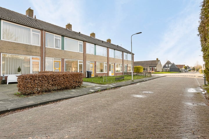 Ida van Tiarastrjitte 8 in Kimswerd foto