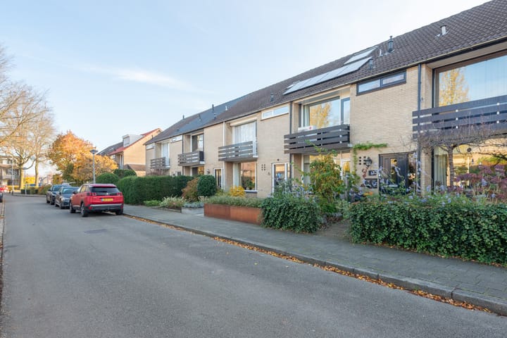 Iepenhof 15 in Barneveld foto