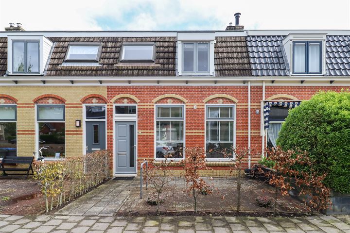 Iepenlaan 14 in Sneek foto