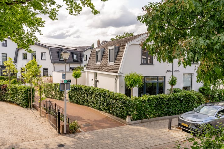 Iepenlaan 4 in Bussum