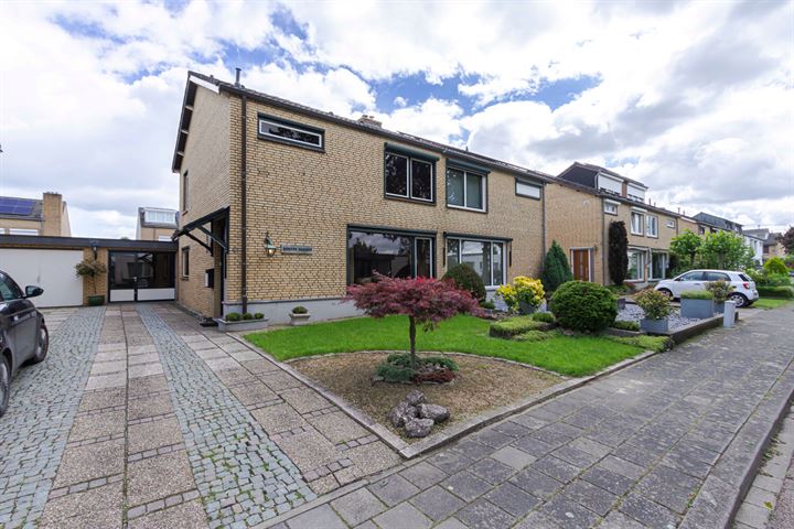 Iepenlaan 67 in Bunde foto