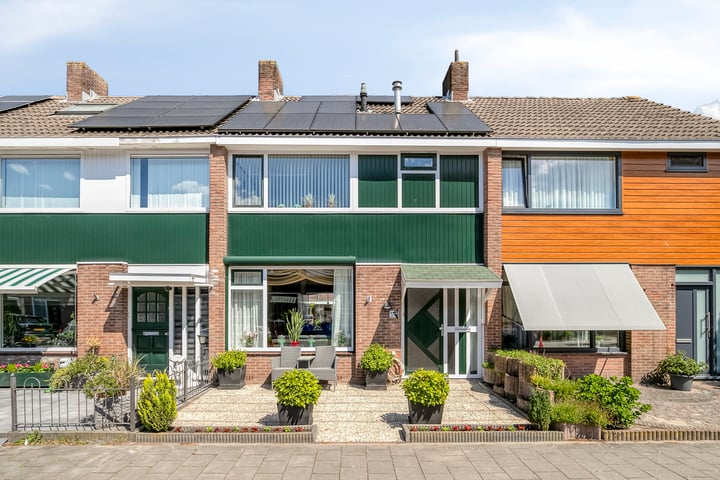 Iepenstraat 4 in Roelofarendsveen foto