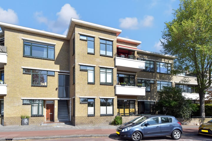 IJsclubweg 8 in 's-Gravenhage foto