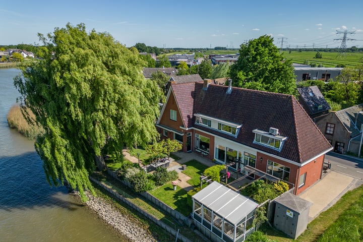 IJsseldijk-West 18 in Ouderkerk aan den IJssel foto
