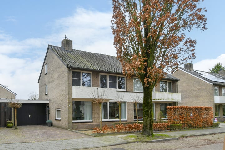 IJssellaan 17 in Son en Breugel foto