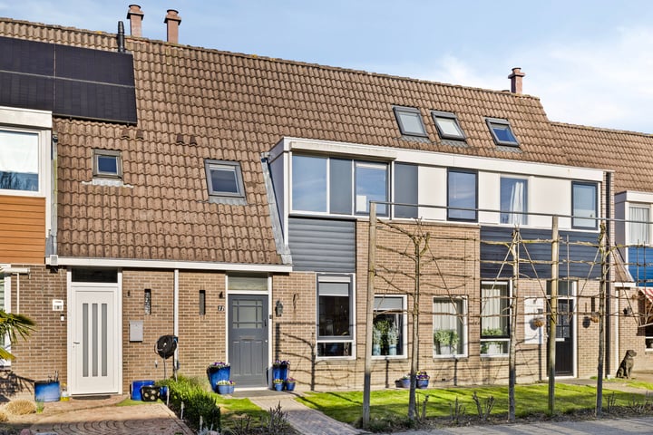 IJsselmeerlaan 11 in Emmeloord foto
