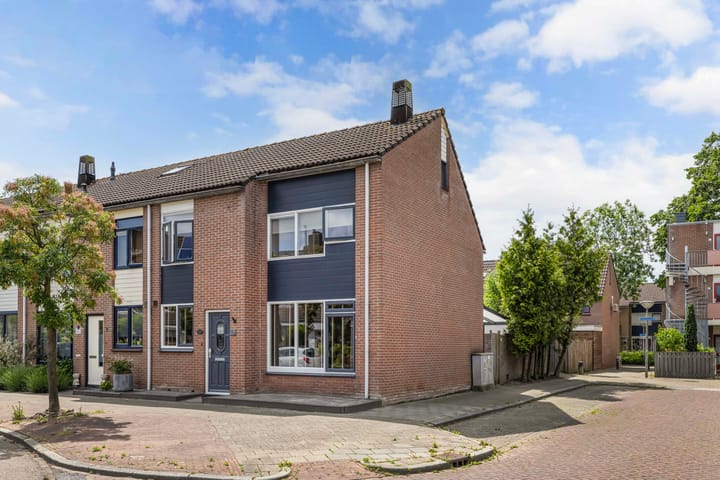 Foto van woning IJsselmeerlaan 93, Emmeloord
