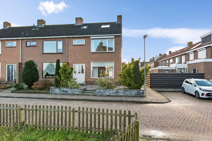 IJsselmeerweg 12 in Marken foto
