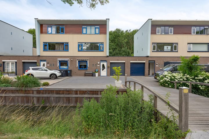 IJsselmondselaan 235A in Rotterdam foto